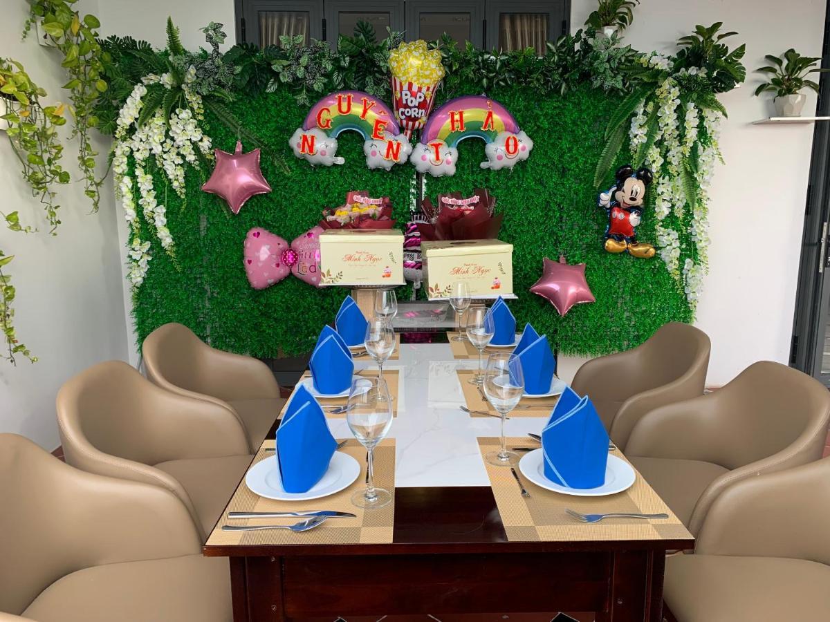 Khach San Yen Chau Hotel Чау Док Екстериор снимка