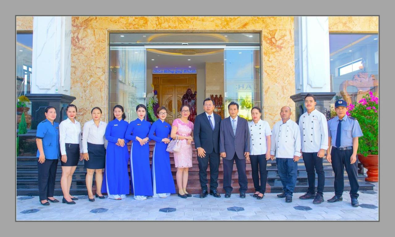 Khach San Yen Chau Hotel Чау Док Екстериор снимка