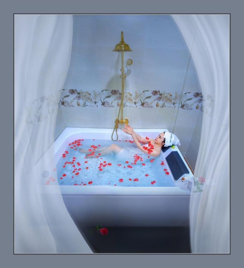 Khach San Yen Chau Hotel Чау Док Екстериор снимка
