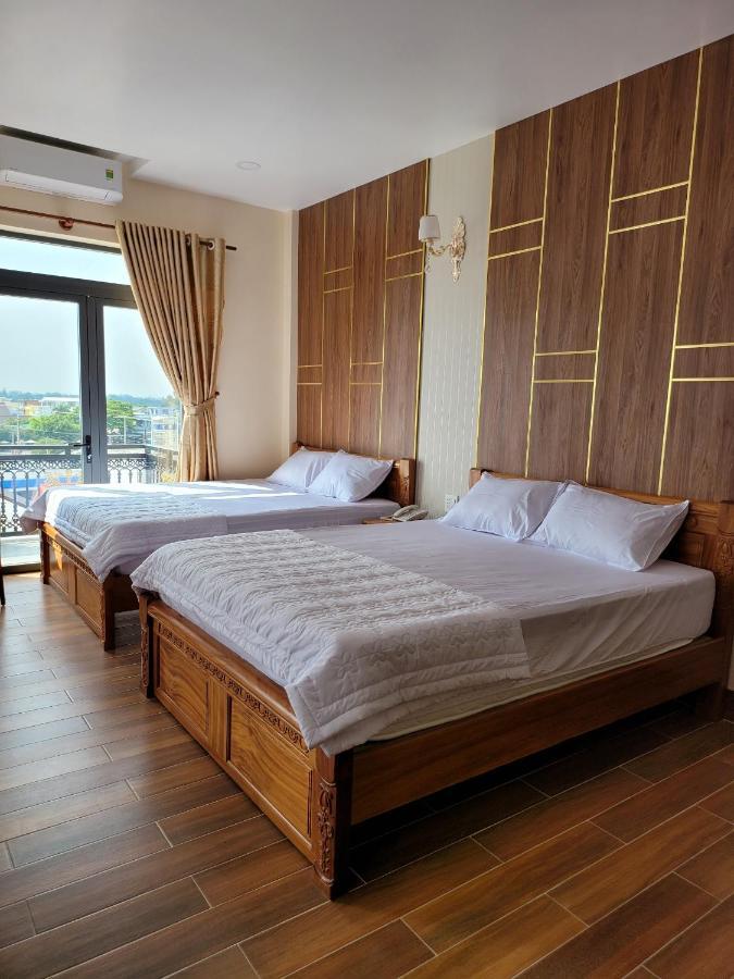 Khach San Yen Chau Hotel Чау Док Екстериор снимка